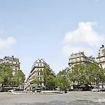 Air-Conditioned Studio Near Arc Triomphe