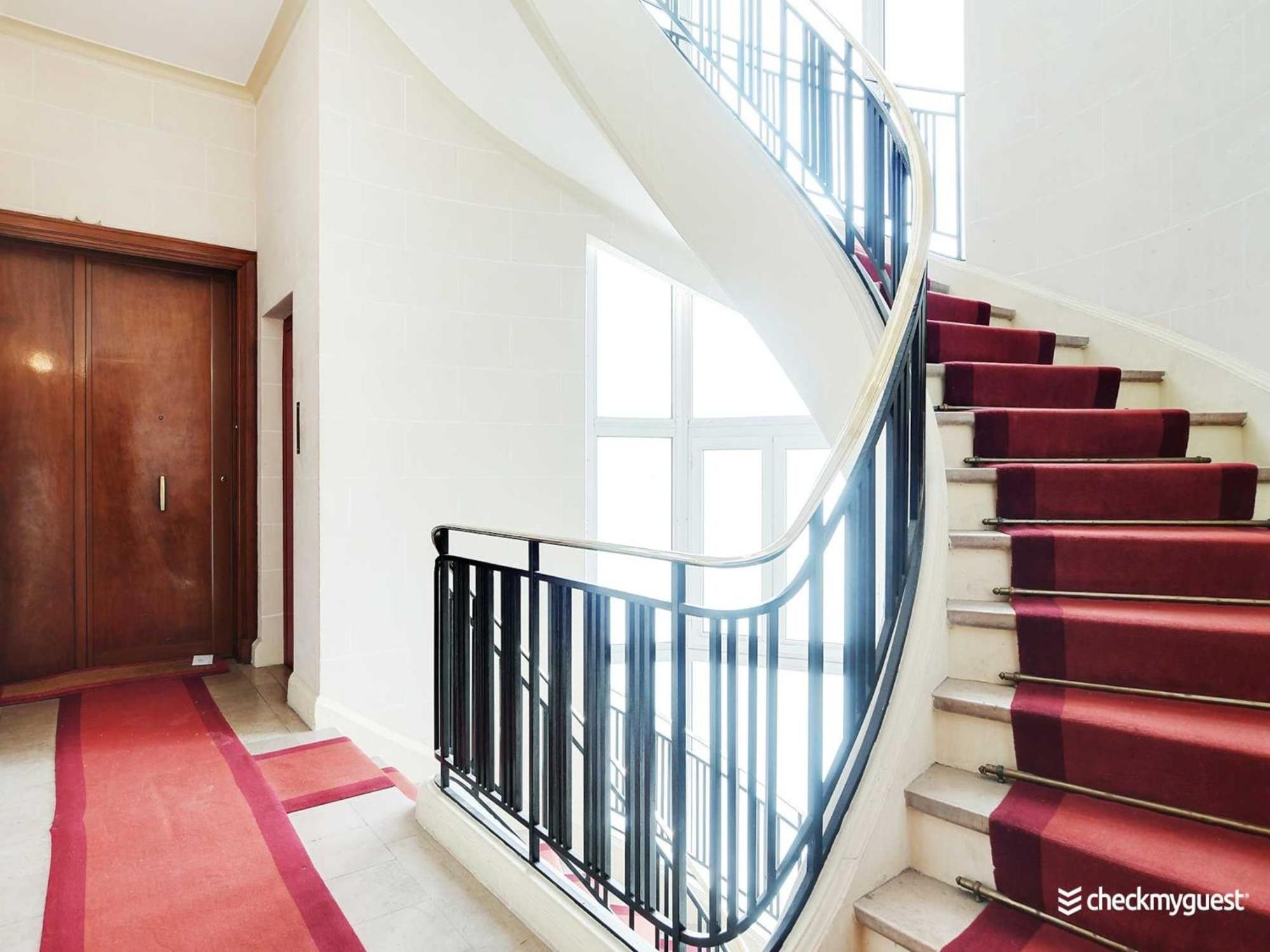 Apartment Air-conditioned Near Arc Triomphe Paris
