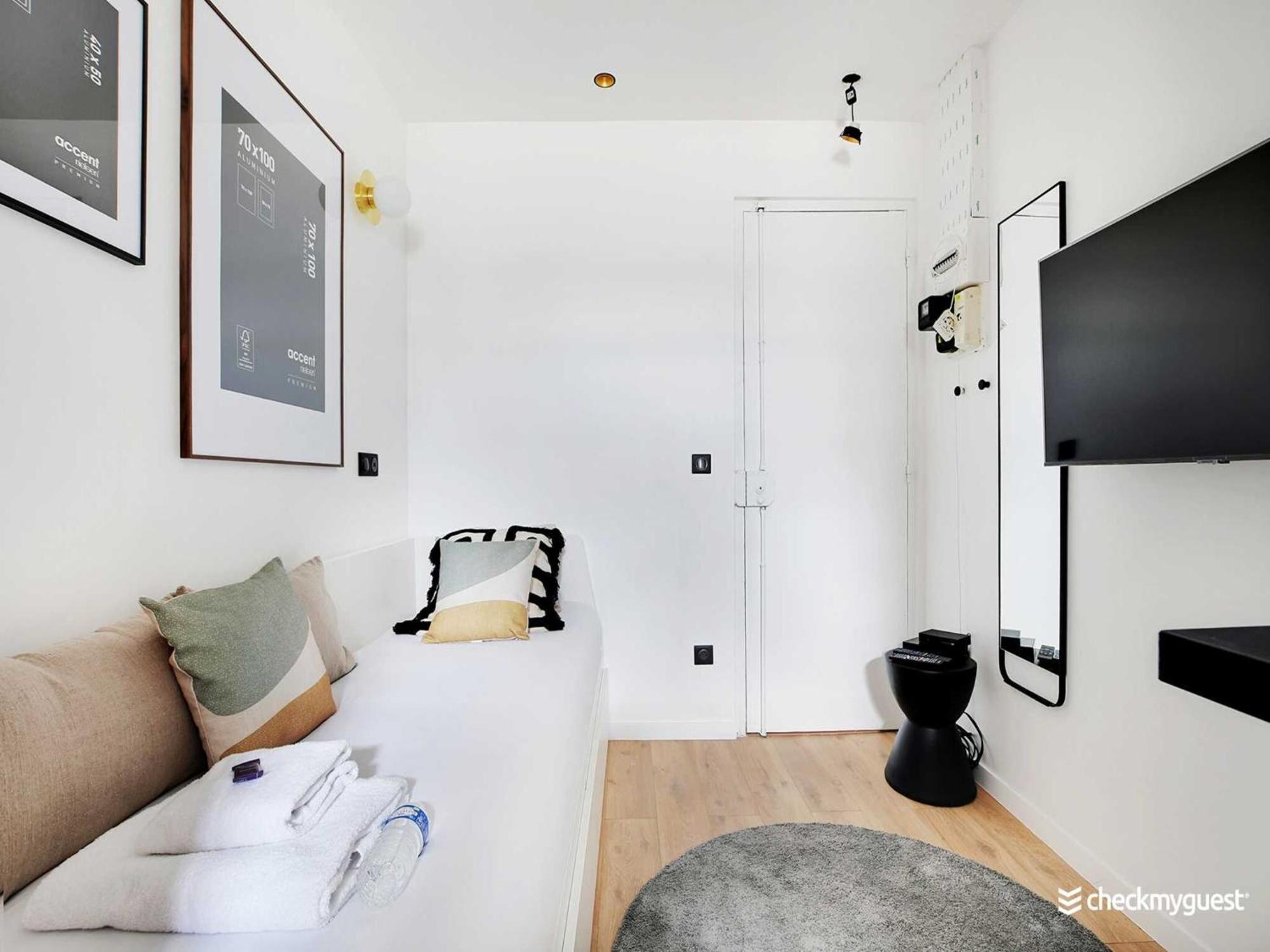 Apartment Air-conditioned Near Arc Triomphe