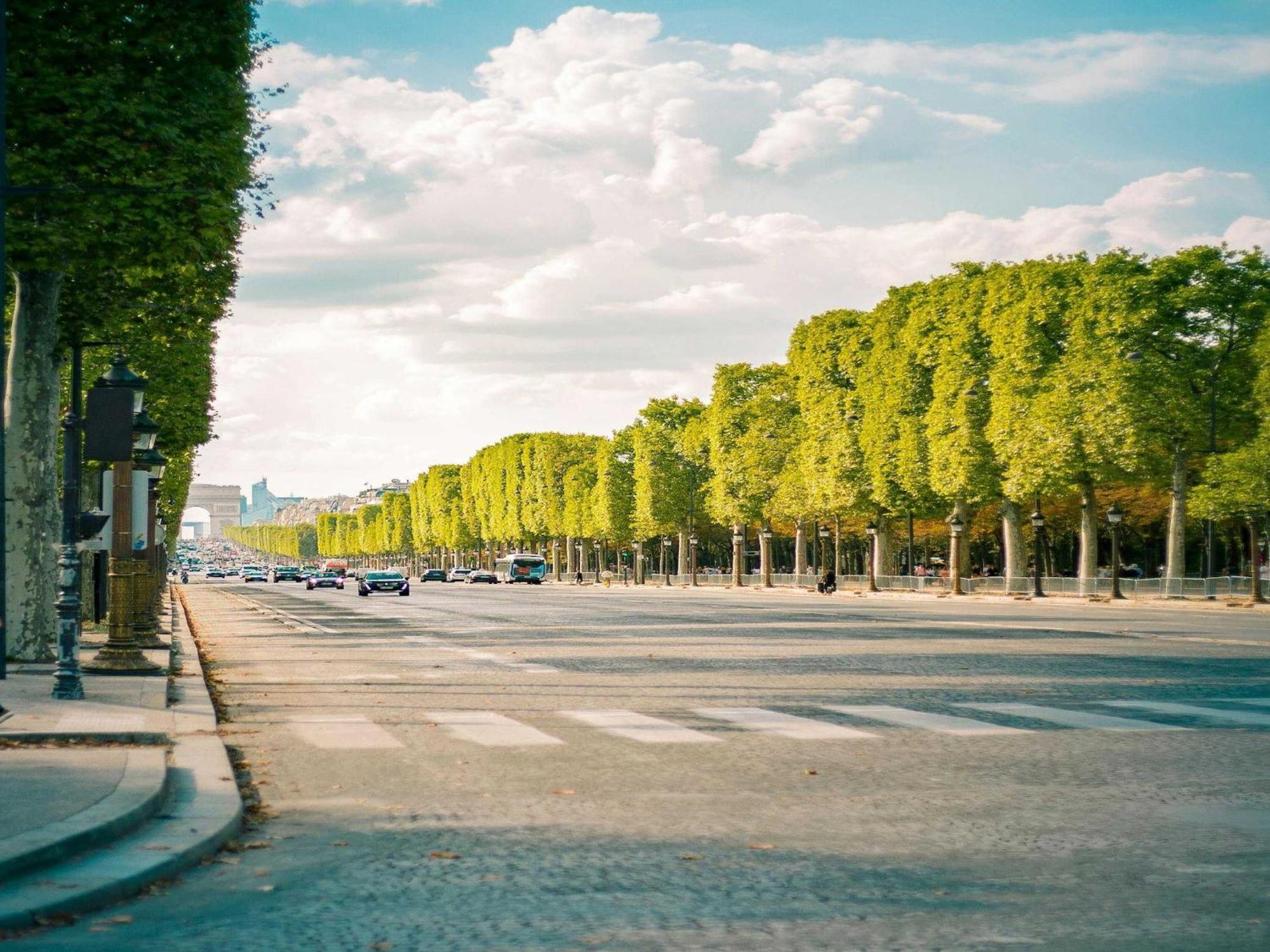 Air-conditioned Near Arc Triomphe Apartment